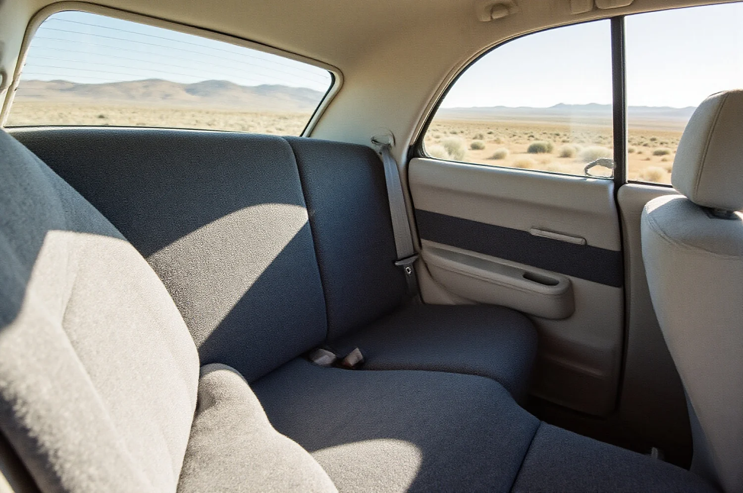 Interior de auto impecable y vacío